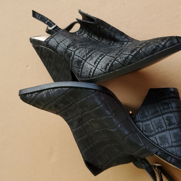 42 Gold NWOT black suede crocodile sling back heeled mule size 8 - Picture 4 of 9